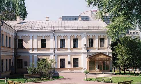 Подвір'я музею